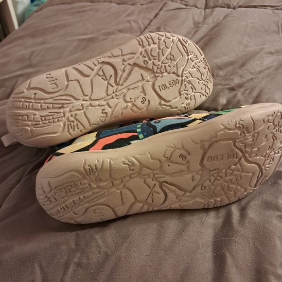 UIN Shoes Women's 7.5 Art To Wear Artsy Colorful Canvas Lightweight Slip Ons - Picture 3 of 4